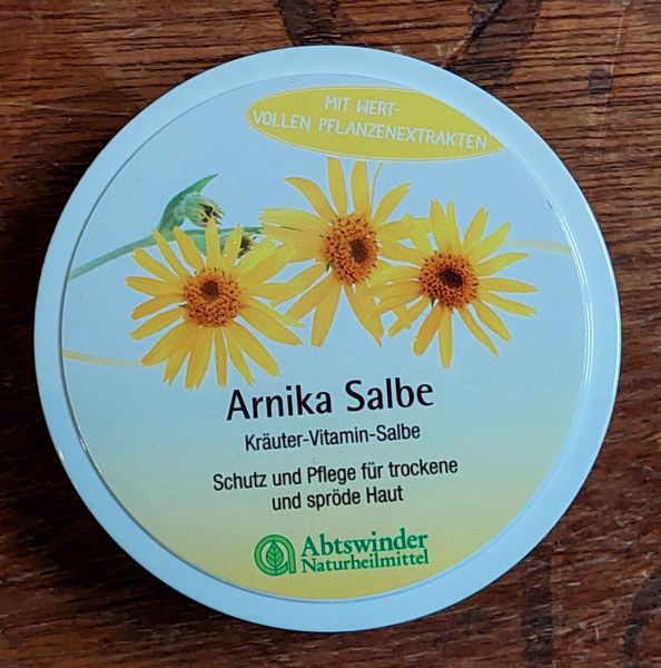 Arnikasalbe - Kräuter-Vitamin-Salbe